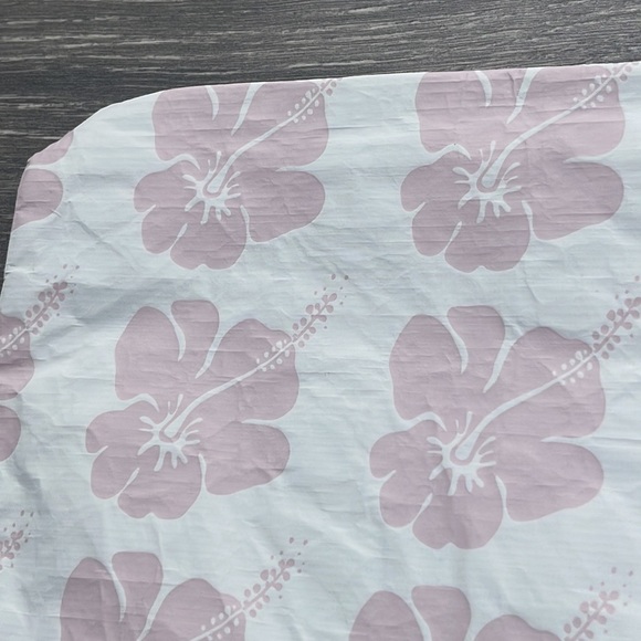 Aloha Collection Small Pouch, Hibiscus Bloom, Mochi - Picture 6 of 6